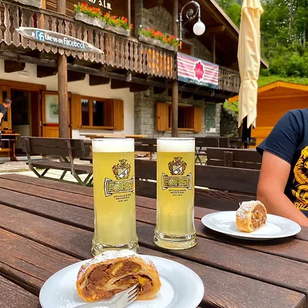 Rifugio Escursionistico Tita Piaz *