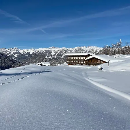 Rifugio Escursionistico Tita Piaz * أمبيزو