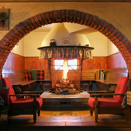 Rifugio Escursionistico Tita Piaz *