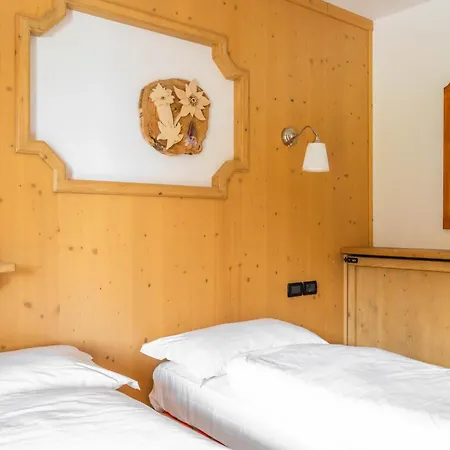 فندق Rifugio Escursionistico Tita Piaz