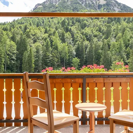 Hotel Rifugio Escursionistico Tita Piaz *