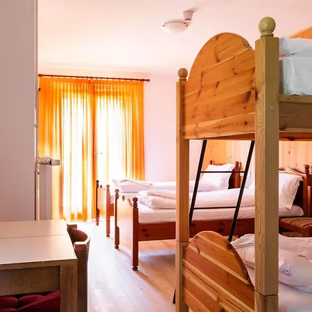 فندق Rifugio Escursionistico Tita Piaz أمبيزو